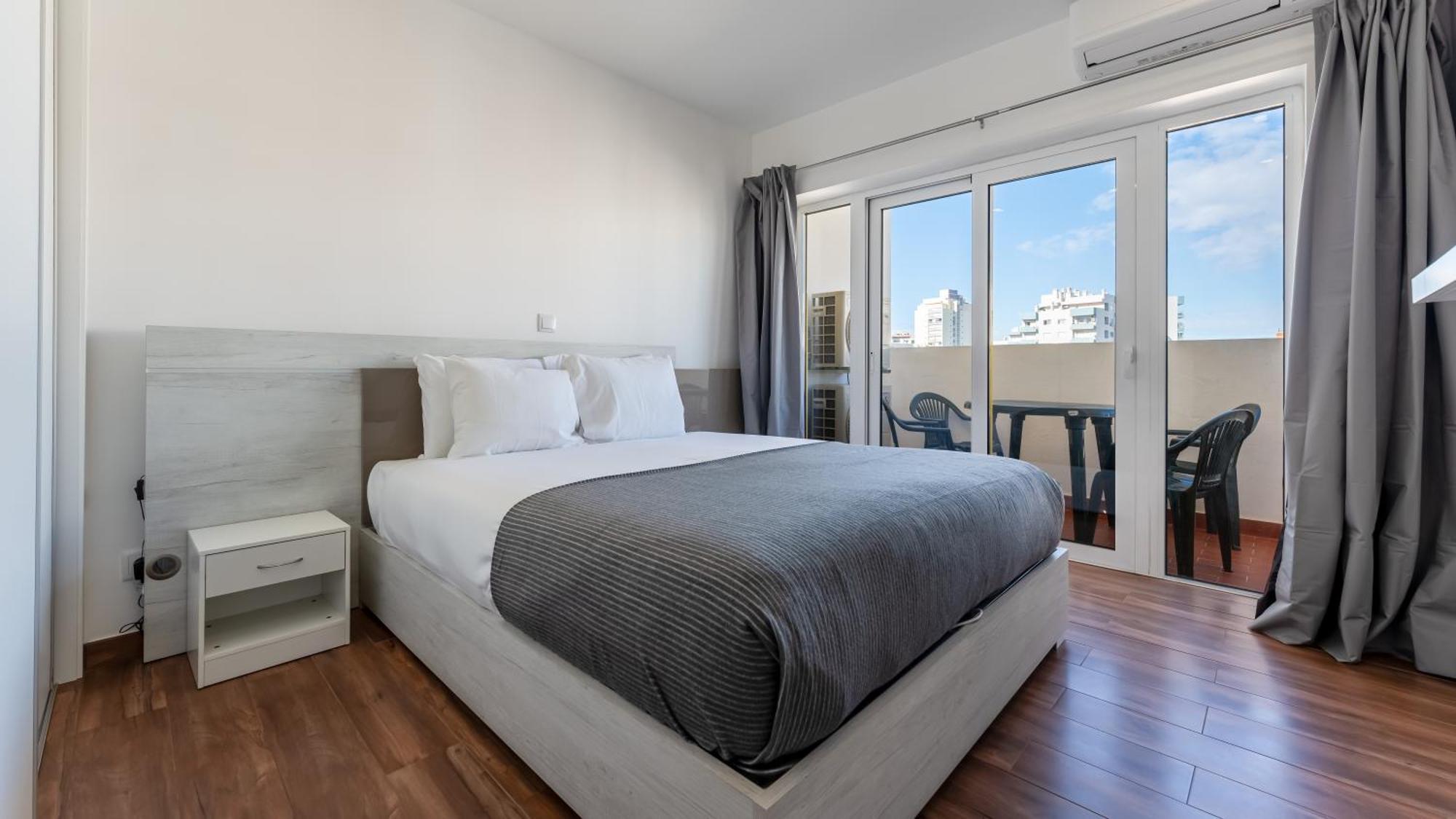 Serene Blue 1 Bdr Flat With Balcony By Lovelystay Portimão Exterior foto