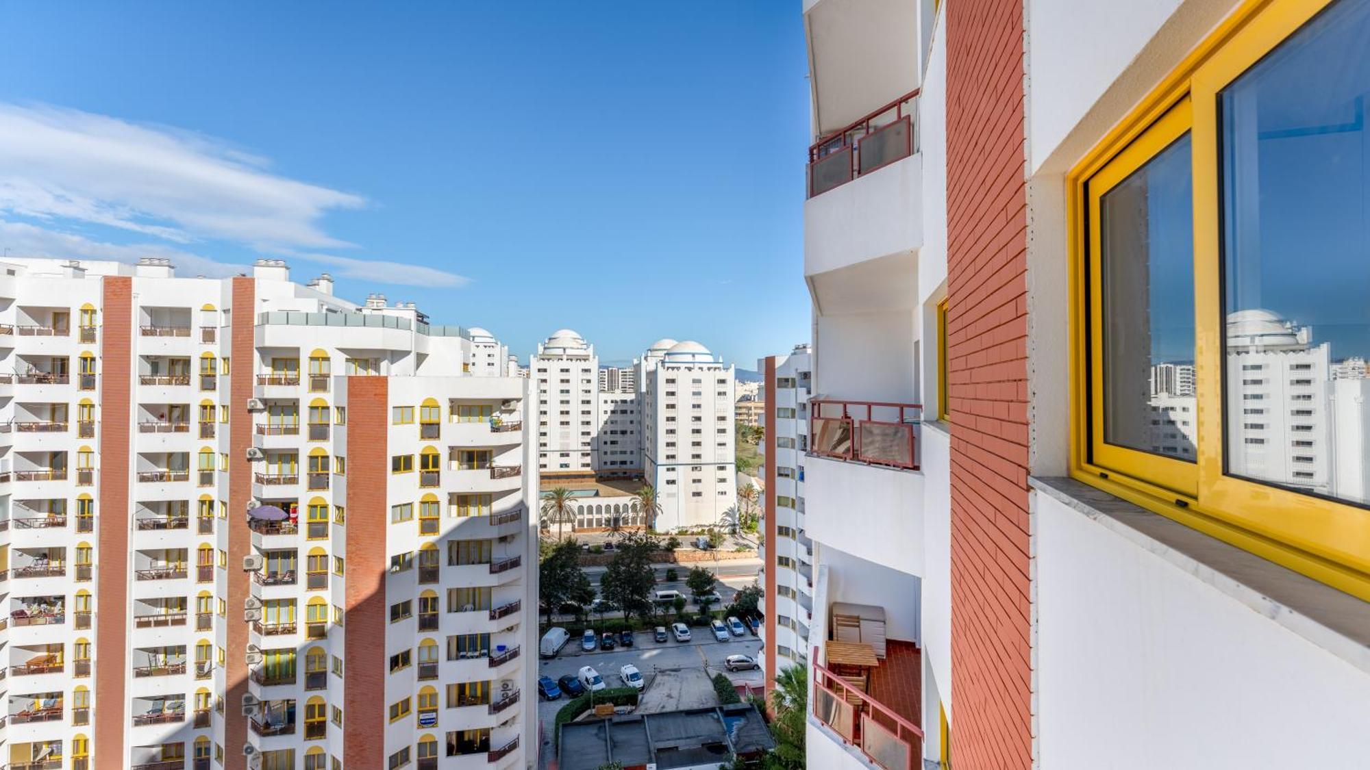Serene Blue 1 Bdr Flat With Balcony By Lovelystay Portimão Exterior foto